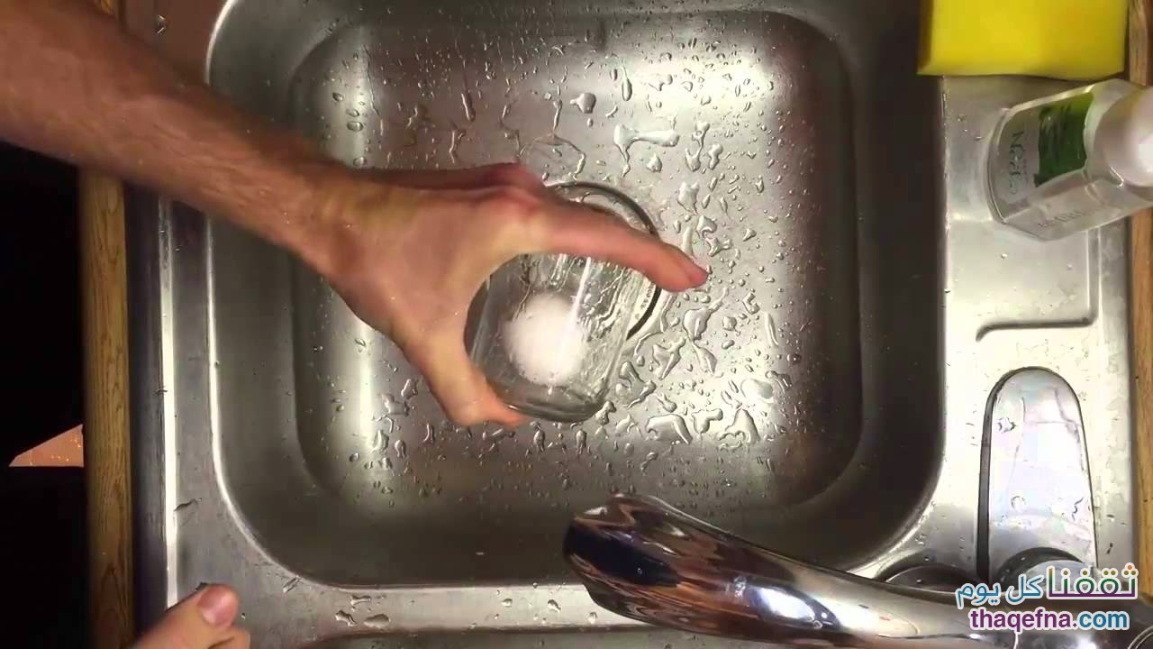 أغرب وأسهل طريقة من أجل تقشير البيض بسهوله … بالفيديو