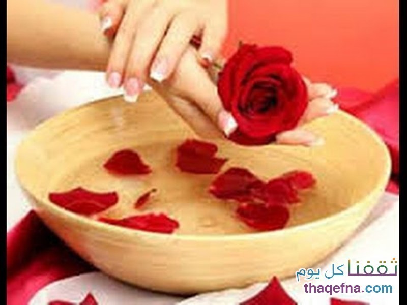 ماء الورد ماسك للبشرة لتبييضها والحفاظ على نضارتها