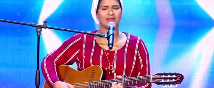 ايمان الشميطي مغربية حامل بشهرها الثامن تحصل على الباز الذهبي في Arabs Got Talent 2017