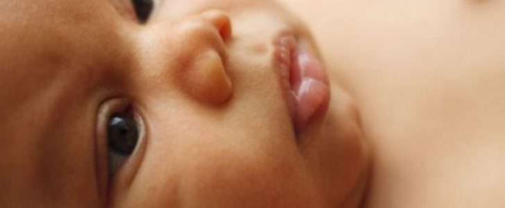 طفل من ثلاثة أفراد – ترخيص يصدر لأول مره في العالم ومصدره من بريطانيا لإنجاب طفل كامل
