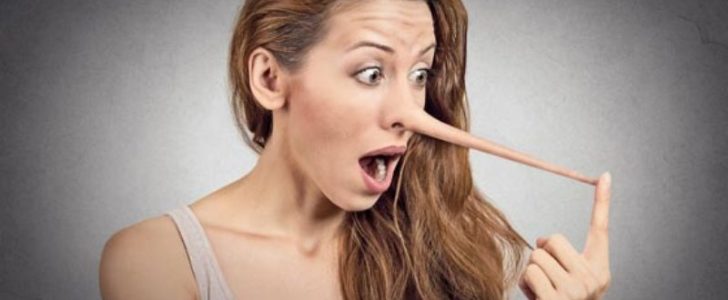 كذبة نيسان April fools day وما هو أصل هذه الكذبة وكيف أتت كذبة أول ابريل ؟ عيد جميع المجانين
