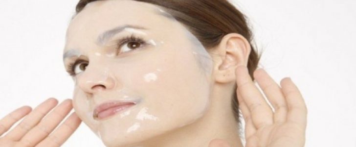 زيوت طبيعية من أجل تبيض الوجه والمناطق الحساسة بالجسم بشكل طبيعي