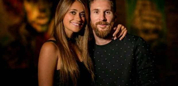 حفل زفاف ميسي اللاعب الأرجنتيني نجم فريق برشلونة وهدية تذكارية للحاضرين