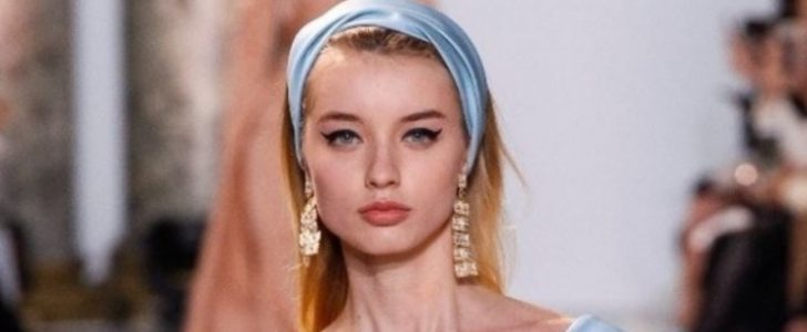 صيحة الفولار الملتف حول الشعر – صيحة جديدة تبعد الملل عن تسريحات الشعر
