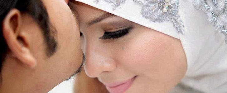 أول ما يلاحظه الزوج في زوجته في اللقاء الأول بعد الزواج