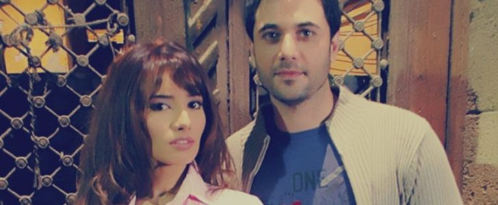 هل عادت الفنانة زينة بإستفزاز الفنان أحمد عز مستغلة اليوم العالمي للمرأة في رسالة غير مباشرة !